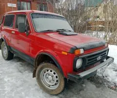 Нива ваз 21213 1995г на бодром ходу